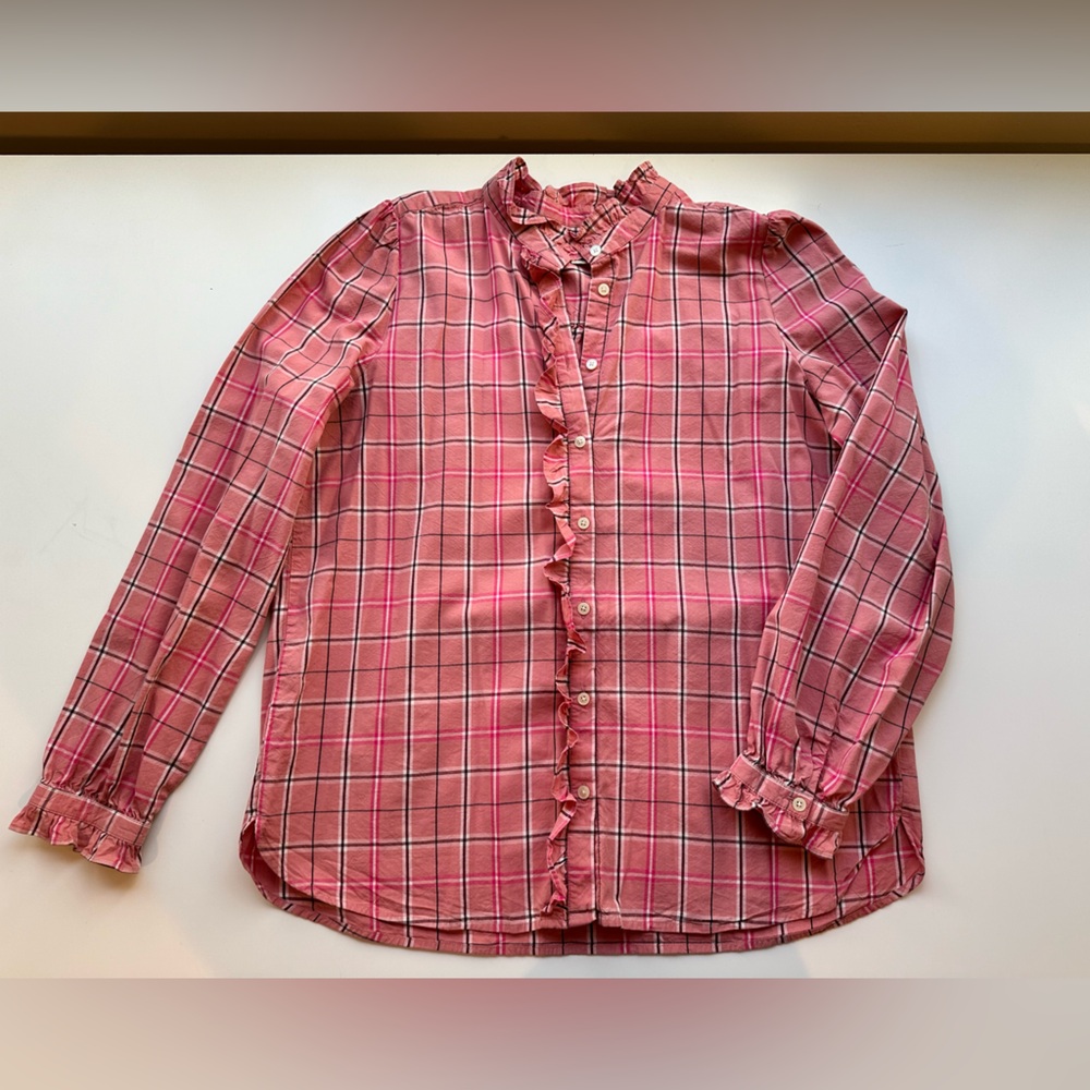 LOFT cotton blouse. Pink plaid design. Ruffled edges. Size M.